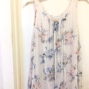 Sleeveless blouse